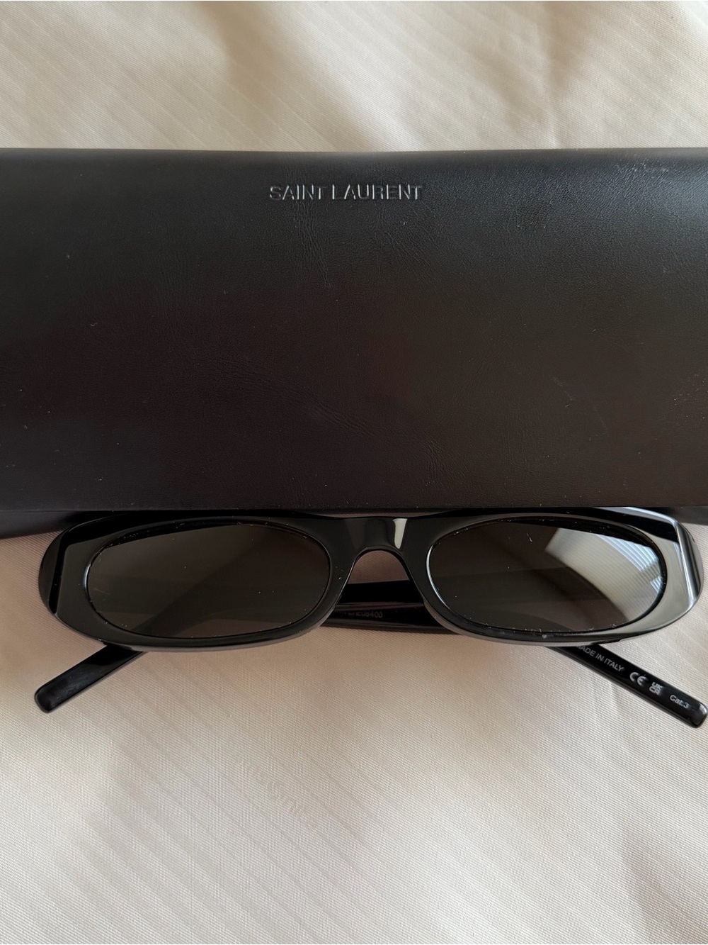 Saint Laurent Black Oval-Rectangle Sunglasses with Dark Lenses ASO Hailey Bieber - Picture 7 of 8